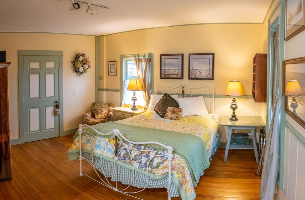 Clementine'S Guest House & Vacation Rentals Astoria Exteriör bild