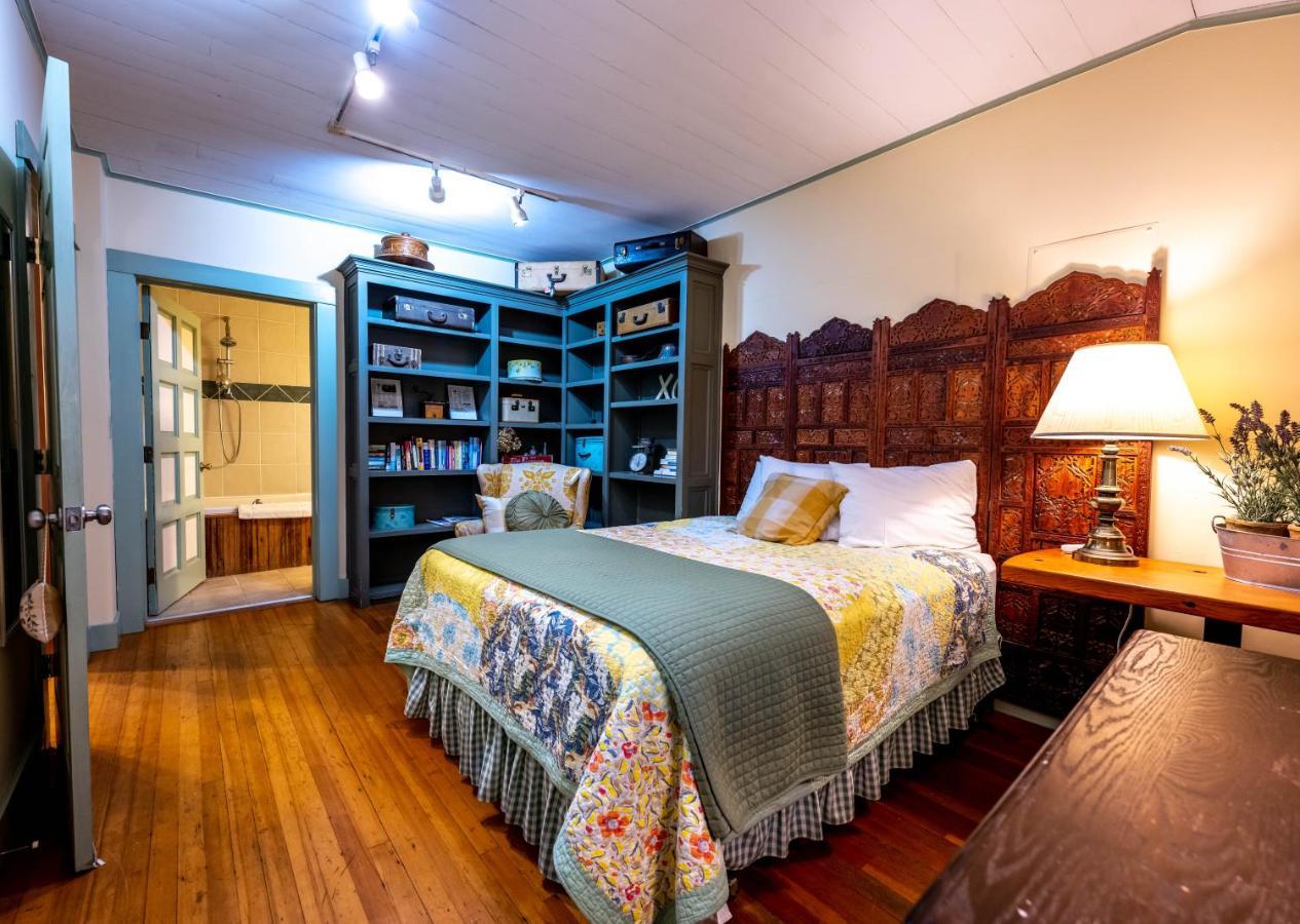 Clementine'S Guest House & Vacation Rentals Astoria Exteriör bild