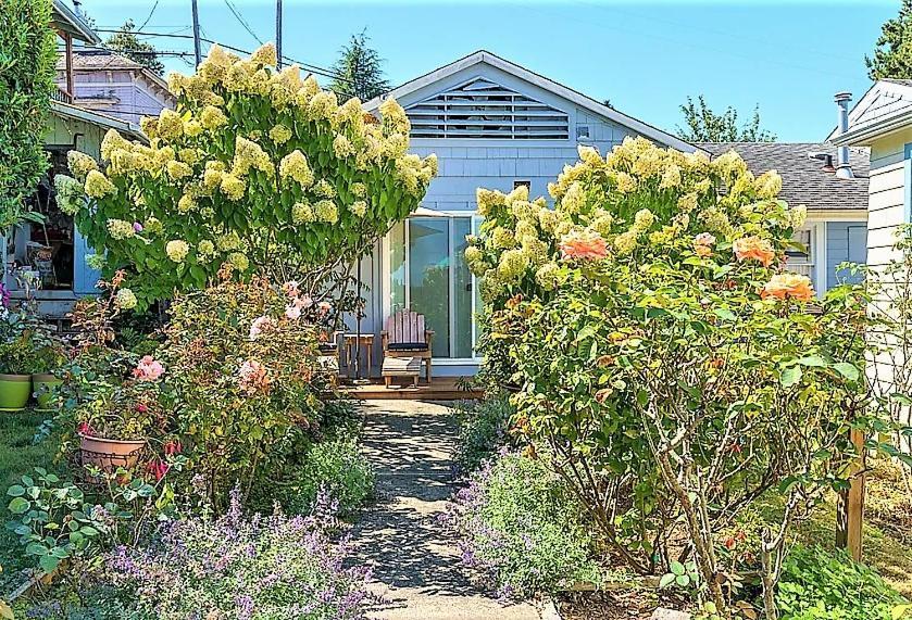 Clementine'S Guest House & Vacation Rentals Astoria Exteriör bild