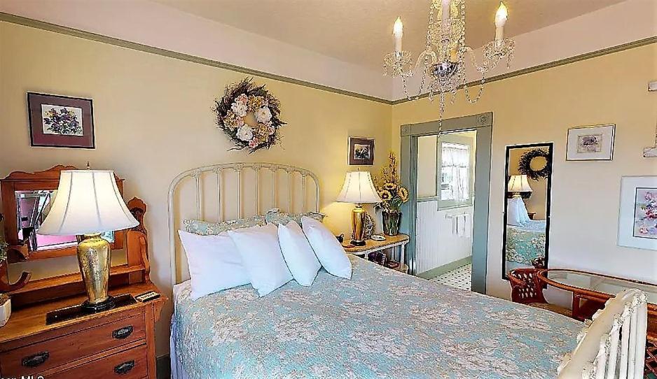 Clementine'S Guest House & Vacation Rentals Astoria Exteriör bild